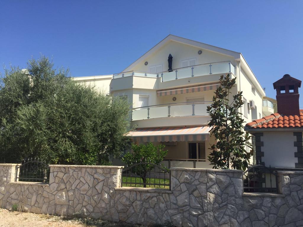 Apartments Dumancic Биоград-на-Мору Экстерьер фото