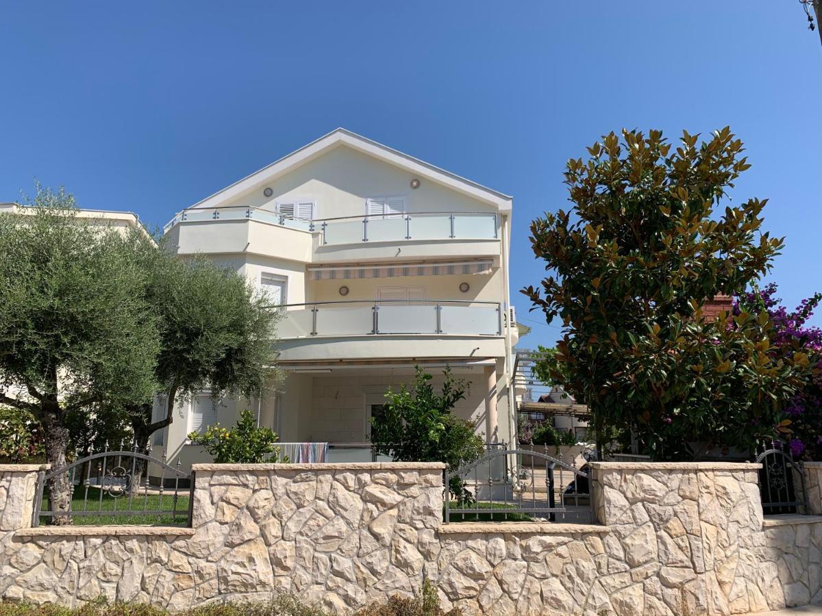 Apartments Dumancic Биоград-на-Мору Экстерьер фото